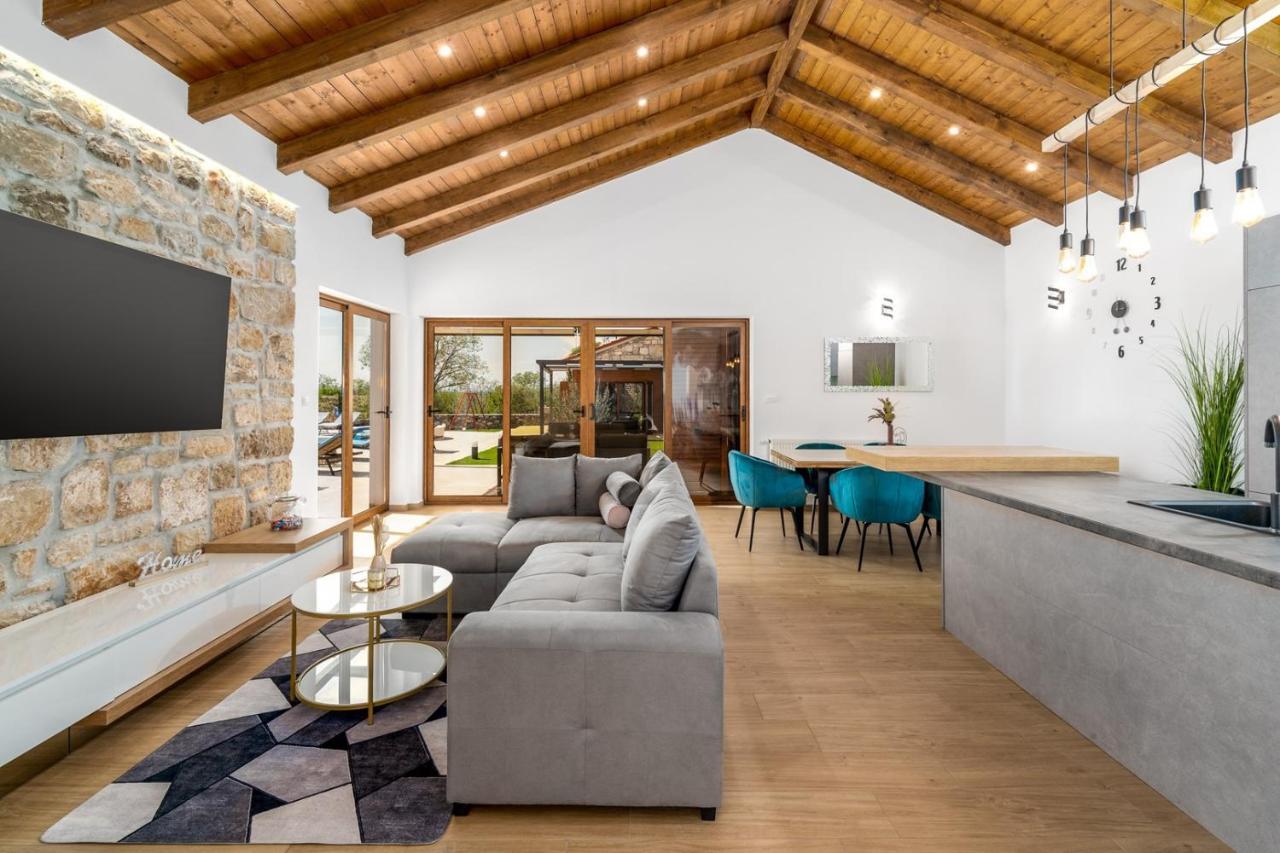 New! Promina Luxury Villa With 72Sqm Heated Pool, Jacuzzi, Infrared Sauna, Tennis Court, Media Room Bogatić Exterior foto