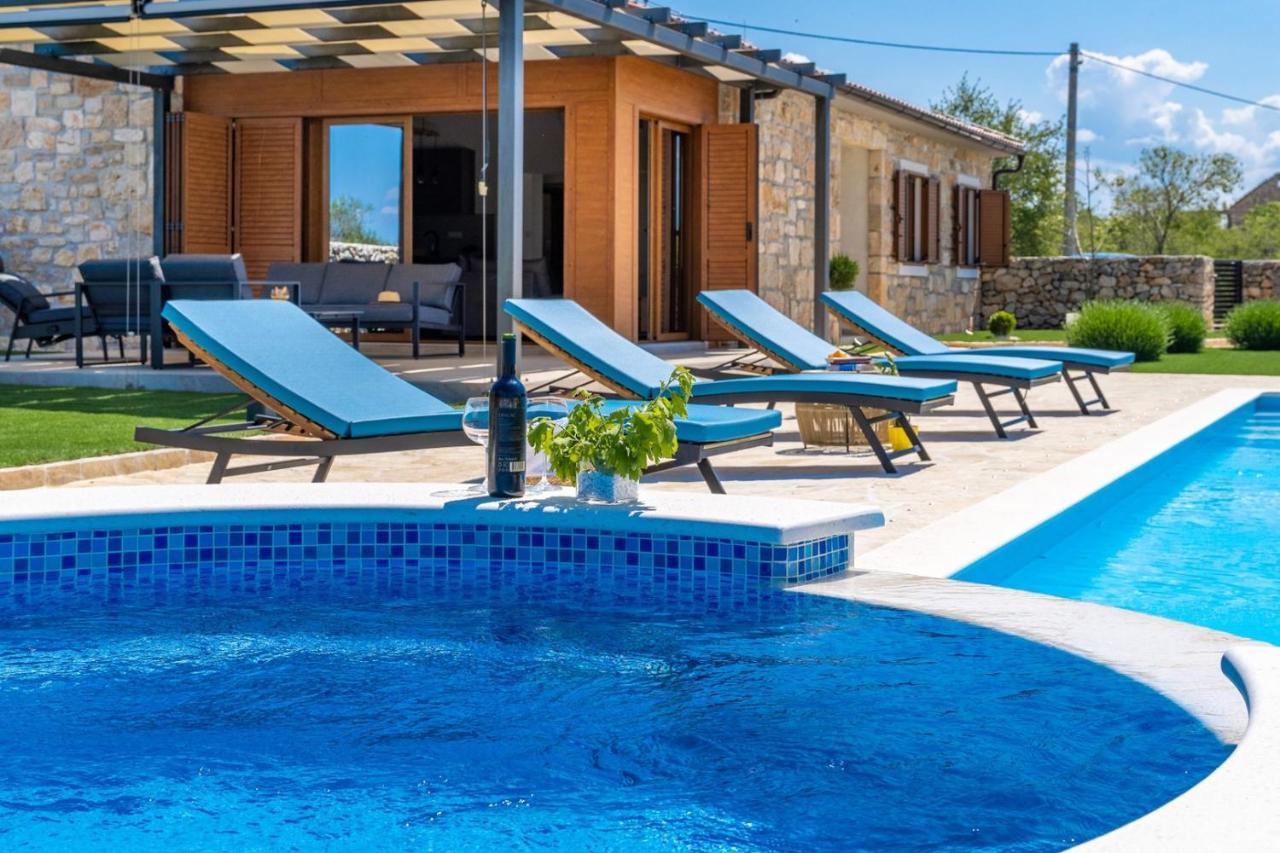 New! Promina Luxury Villa With 72Sqm Heated Pool, Jacuzzi, Infrared Sauna, Tennis Court, Media Room Bogatić Exterior foto