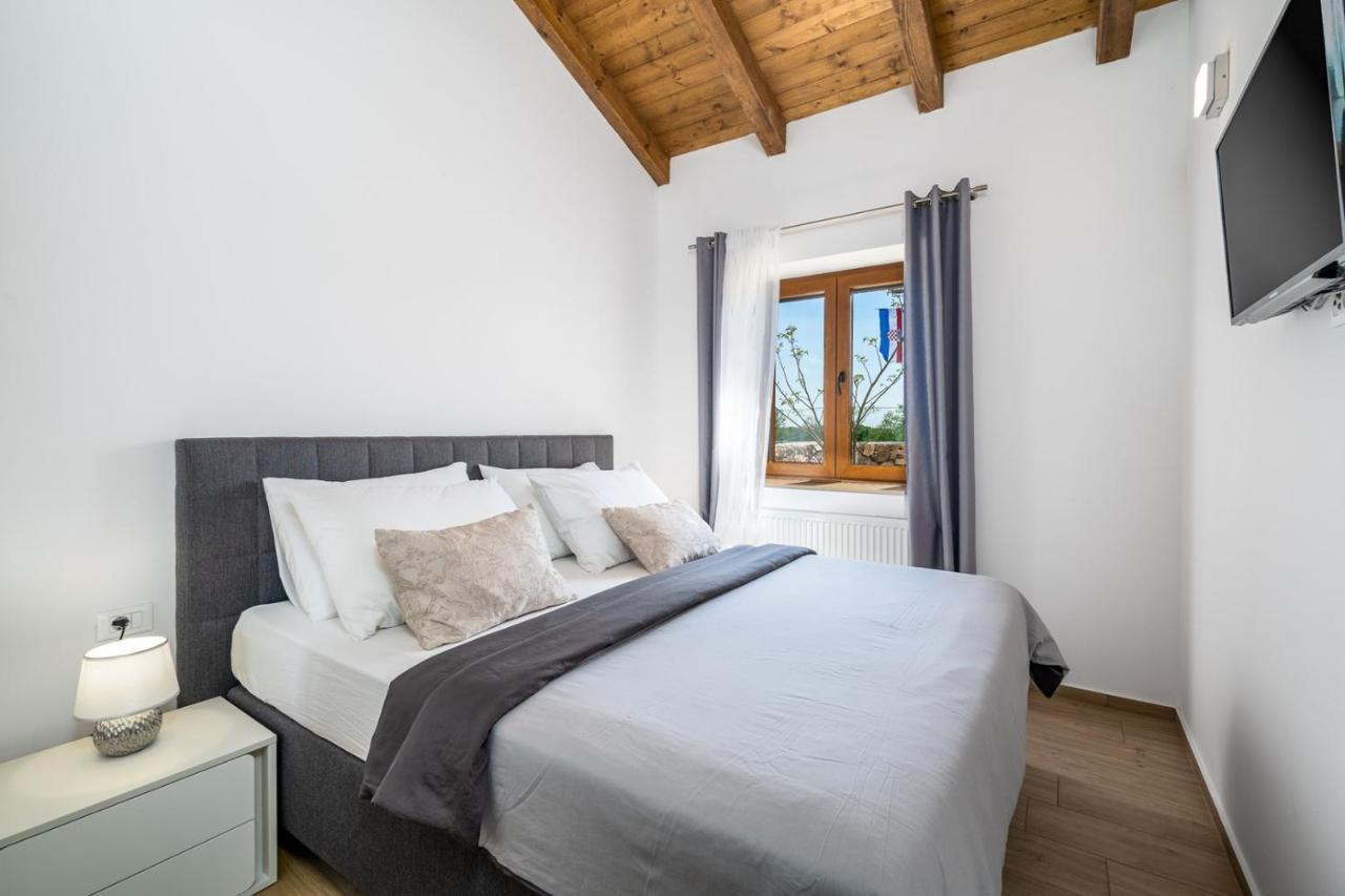 New! Promina Luxury Villa With 72Sqm Heated Pool, Jacuzzi, Infrared Sauna, Tennis Court, Media Room Bogatić Exterior foto